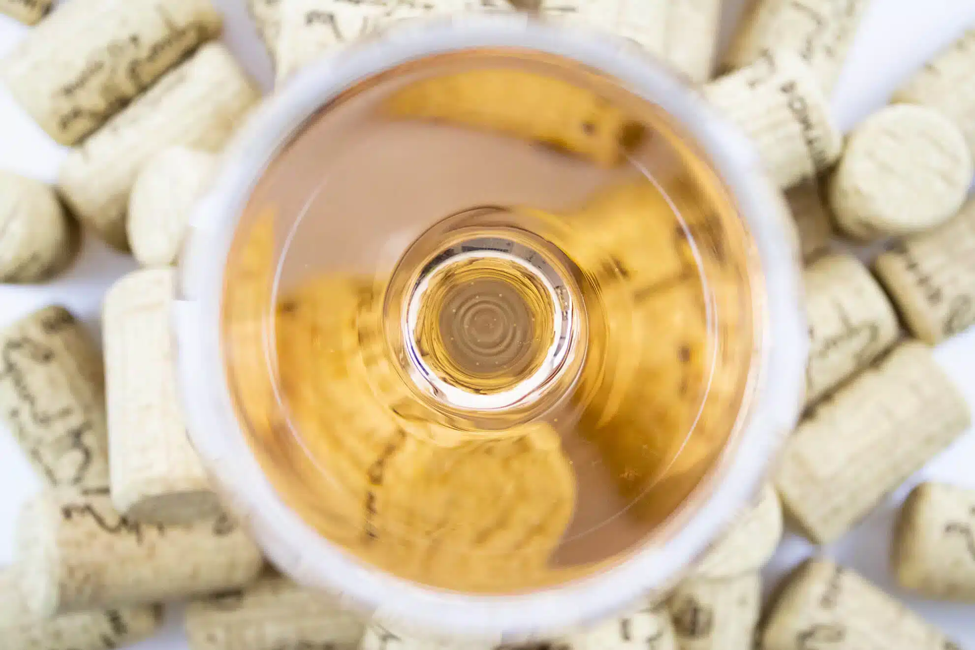 rose-mise-in-situ-verre-et-bouchon-grandmasdelansac